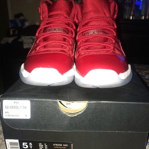 OG JORDAN RETRO 11S!!!